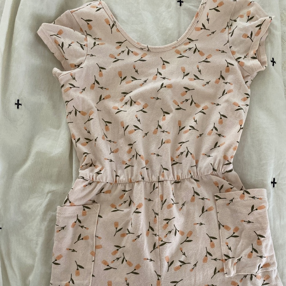 Alice and Ames girls tulip shortie romper, size 8